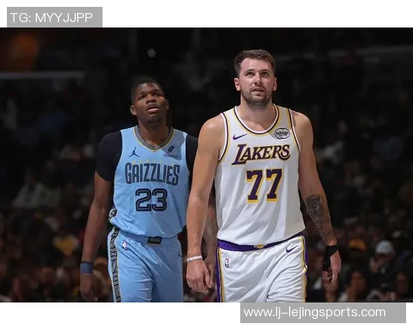 东契奇开赛前四场狂砍165分创队史纪录里夫斯以143分并列第四位 东契奇开赛前四场狂砍165分创队史纪录里夫斯以143分并列第四位