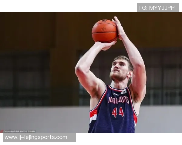 于帕分享防守心得孔帕尼教导提升比赛专注力与防守技巧 于帕分享防守心得孔帕尼教导提升比赛专注力与防守技巧