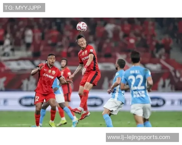 上海海港客场小胜大连英博成功夺得中超三连冠荣耀