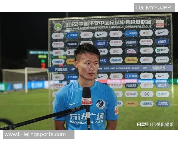 前大连人球员质疑上海人执教失控高层决策引发争议 前大连人球员质疑上海人执教失控高层决策引发争议