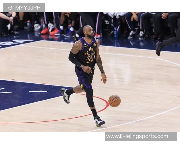 詹姆斯重返球队提升进攻实力海斯称这是对对手的又一巨大挑战 詹姆斯重返球队提升进攻实力海斯称这是对对手的又一巨大挑战